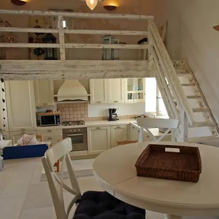 Vent D'est, Isterni, Paros